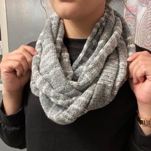 Infinity scarf